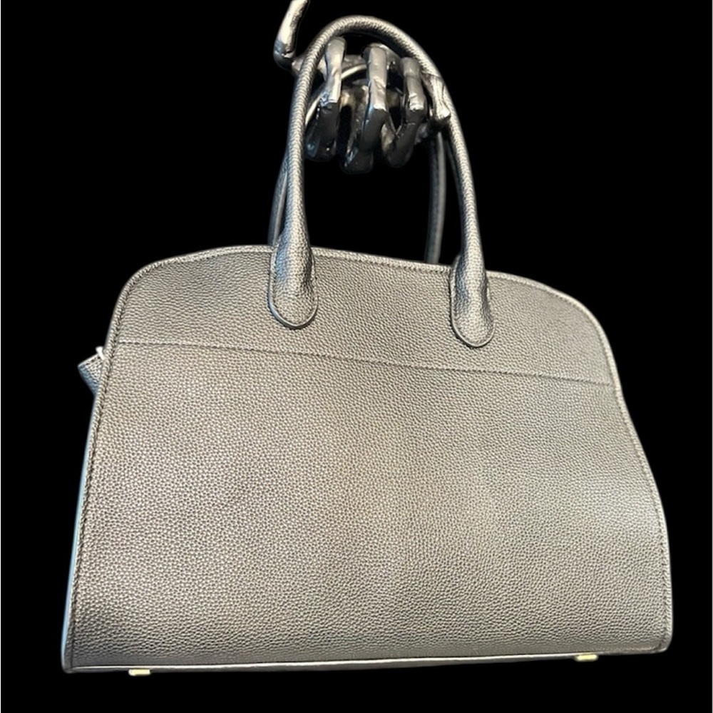 🖤🖤NWOT- Genuine Black Pebble Leather Stunning Designer looking Handbag🖤🖤
